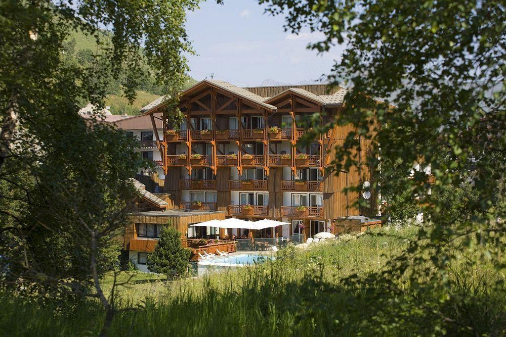 Le Souleil'Or Hotel เลส์เดอซาลป์ ภายนอก รูปภาพ